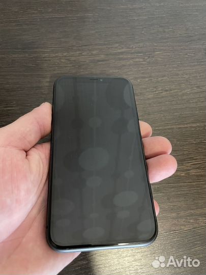 Телефон iPhone 11