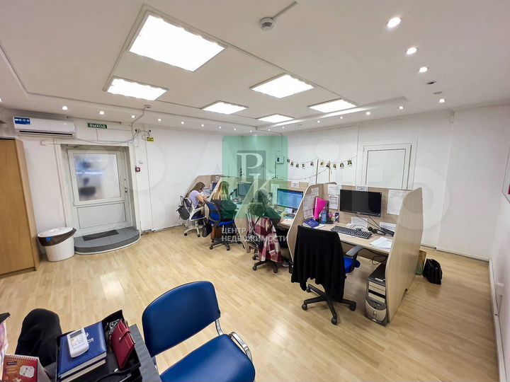 Помещение 123,5 м2 на первой линии Острякова