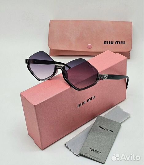 Солнцезащитные очки женские Miu Miu