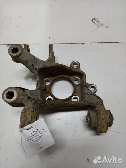 Toyota Avensis (T270) lll кулак поворотный задний