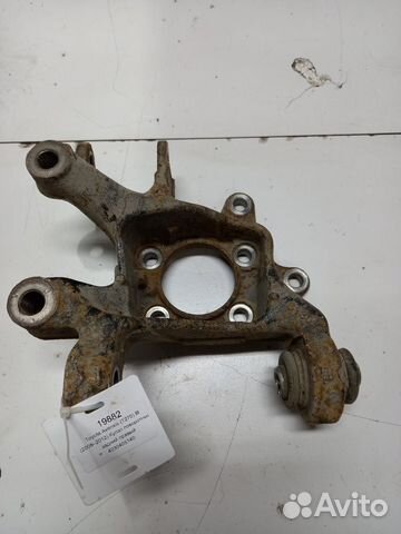 Toyota Avensis (T270) lll кулак поворотный задний