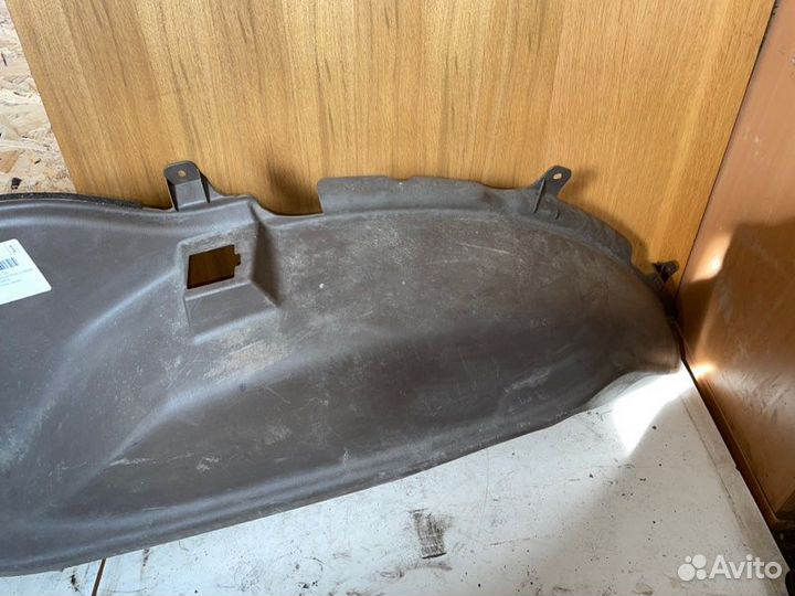 Обшивка багажника левая Toyota Land Cruiser Prado