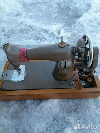 Швейные машины б/у. Советского времени