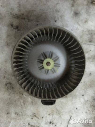 Моторчик отопителя (Toyota Corolla)