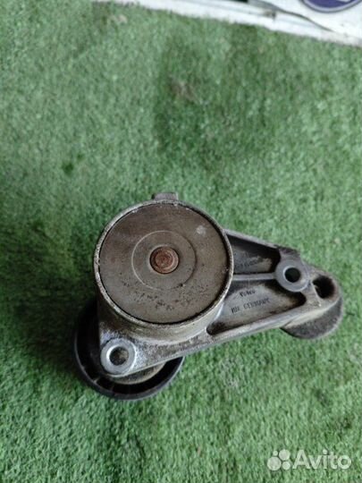 Натяжитель ремня генератора Volvo Xc90 D5244T 2002