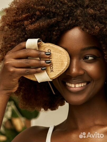 Щетка для сухого массажа в чехле