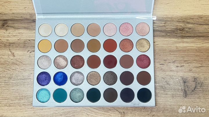 Палетка теней Morphe x Jaclyn Hill