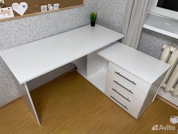 Стол Компьютерный с Шкавчиками