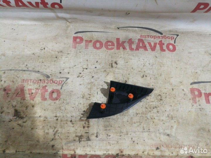 Угловая накладка стекла двери передняя правая Kia