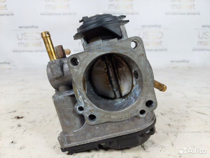 Дроссельная заслонка Volkswagen Golf 4 1.6 AKL