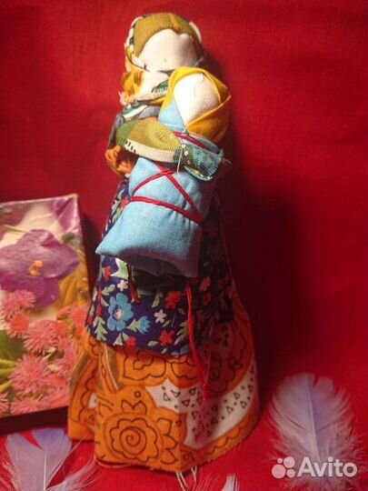 Маленькая куколка