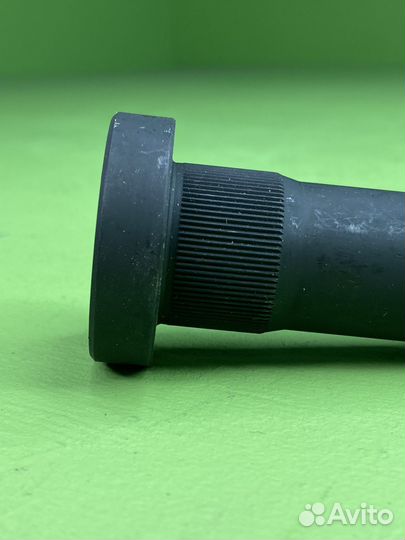 Болт 7/8''-14UNFx104/94 колесный задн. \Volvo FH12