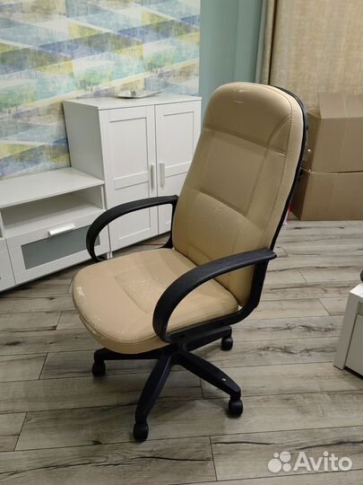 Компьютерное кресло