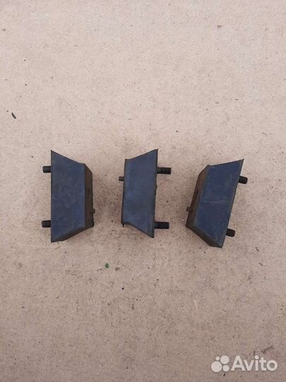 Рамки крепления фар Волга 2410