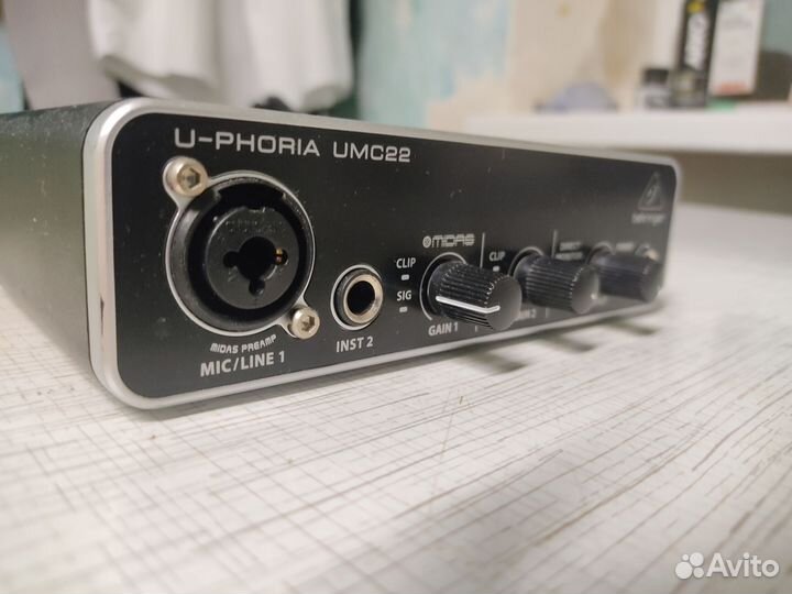 Аудиокарта Behringer umc22 + Микрофон BM-800
