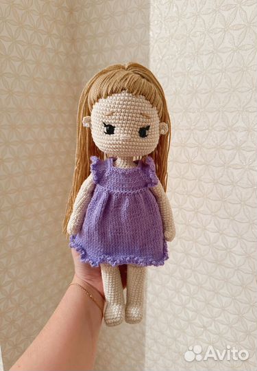 Вязаная кукла ручной работы