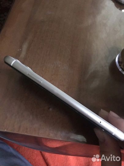 Телефон iPhone 11 64gb