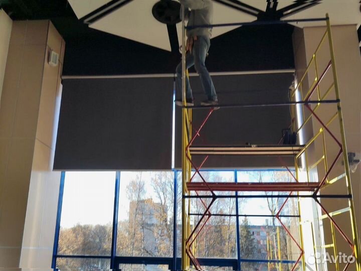 Рулонные шторы с установкой без сверления