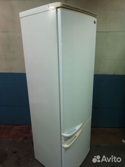 Холодильник бу Атлант отличное сост гарантия