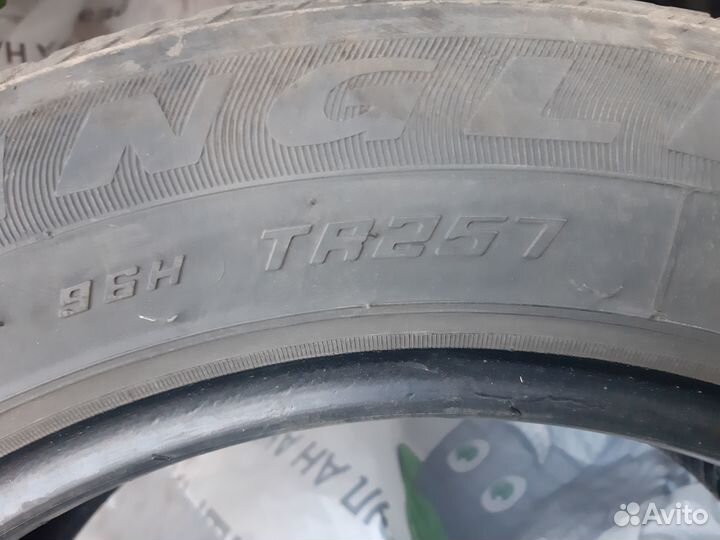 Triangle TR257 215/60 R17