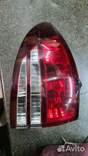 Фонарь задний Toyota Previa / Estima