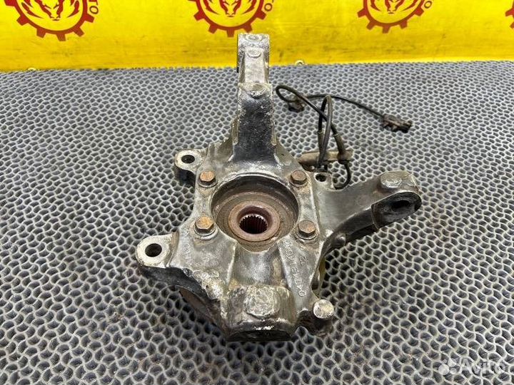 Кулак поворотный передний правый Chrysler Pacifica