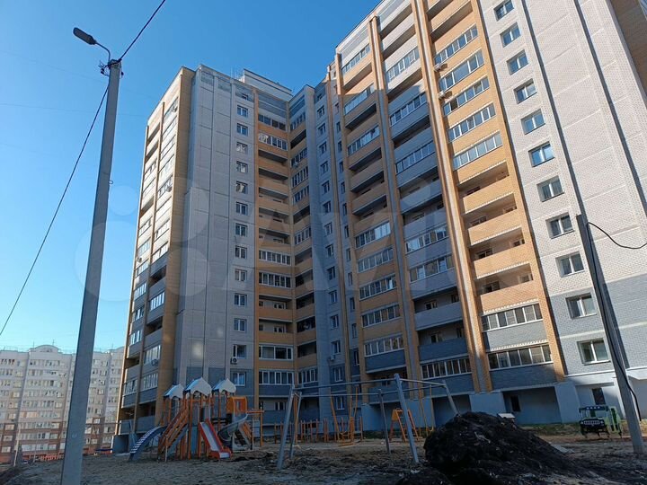3-к. квартира, 84 м², 1/14 эт.