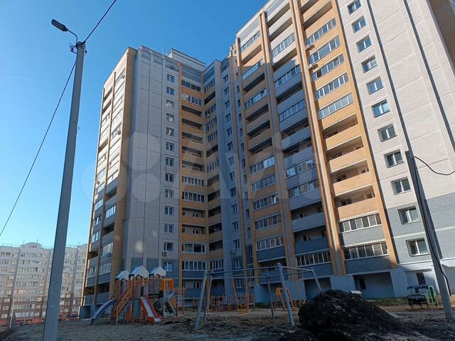3-к. квартира, 84 м², 1/14 эт.