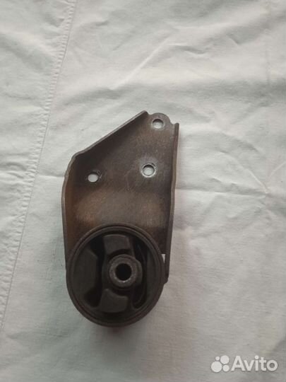 Для двигателя на ваз 2114 кронштейны, патрубки