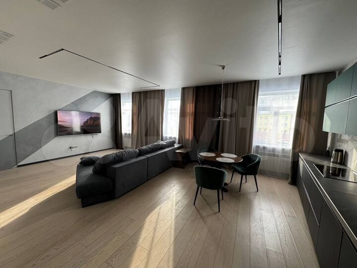 2-к. квартира, 83 м², 5/5 эт.