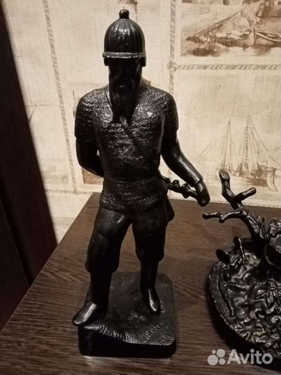 Статуэтки Ермак и На привале