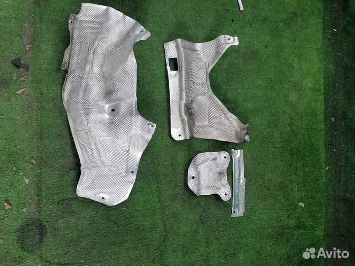 Тепловой экран Bmw X5 E70 N52B30AF 2007