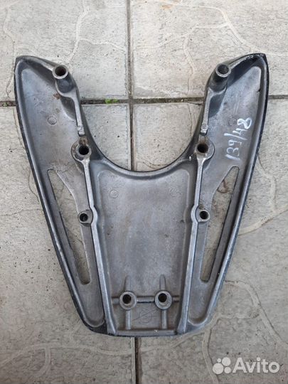 Багажник на скутер