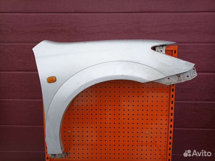Крыло правое Pontiac Vibe