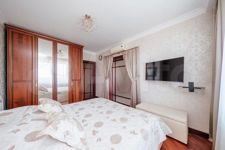 3-к. квартира, 135 м², 19/23 эт.