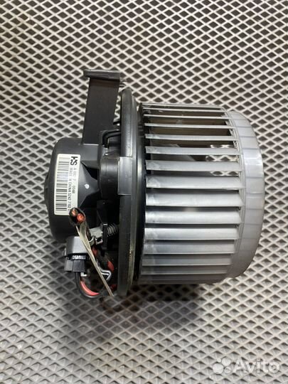 Моторчик печки Chevrolet Cruz