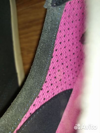 Кроссовки женские 39