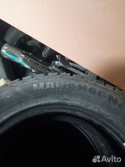 Marangoni 4 Ice E+ 215/60 R16 99