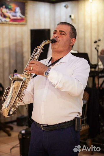 Музыкант певец