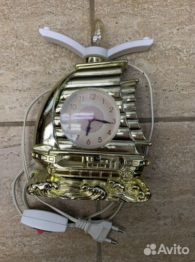 Часы-будильник-светильник бу