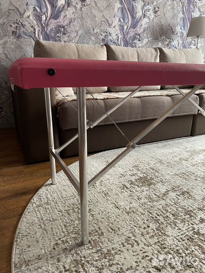 Кушетка косметологическая. Стол массажный