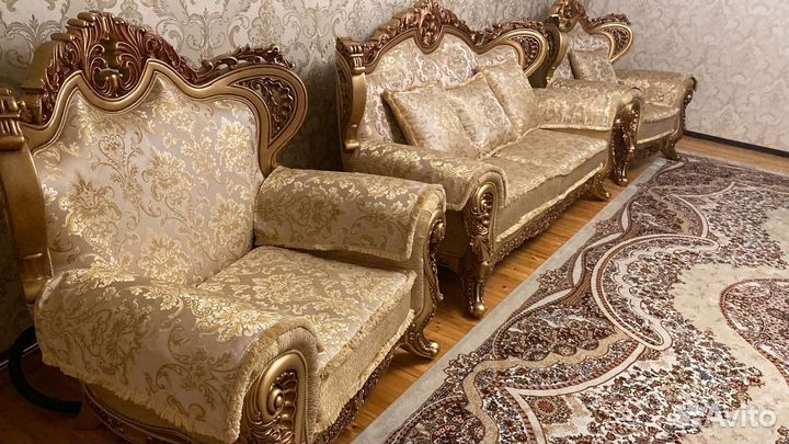 Диван с креслами