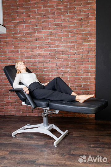Косметологическое кресло на гидравлике 
