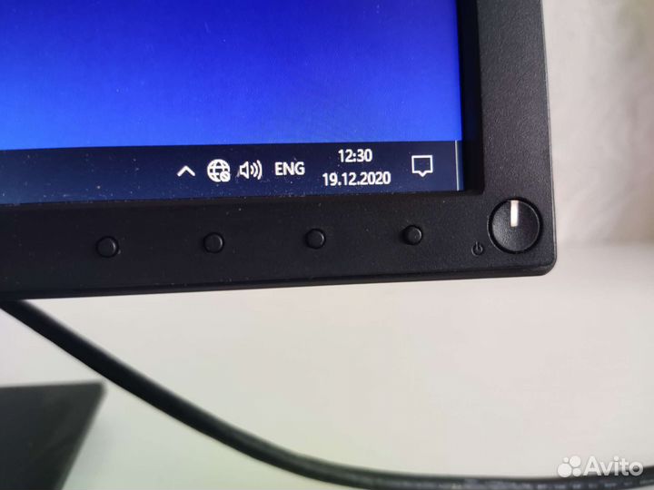 Монитор Dell 22 FullHd