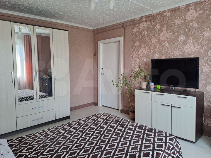 2-к. квартира, 61 м², 2/2 эт.