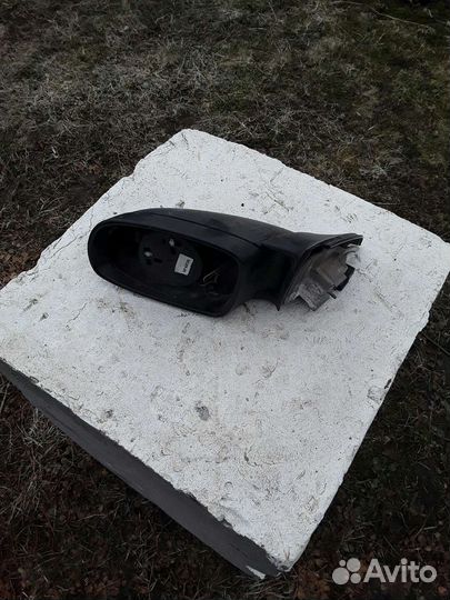 Зеркало заднего вида