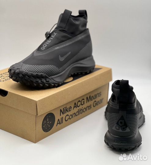 Nike ACG mountain fly gore tex