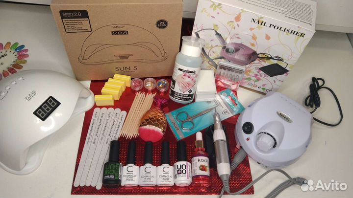 Набор для маникюра подарочный аппаратом и лампой