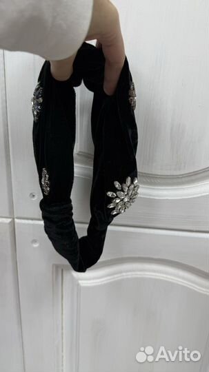 Нарядная повязка на голову.с камнями. Новая