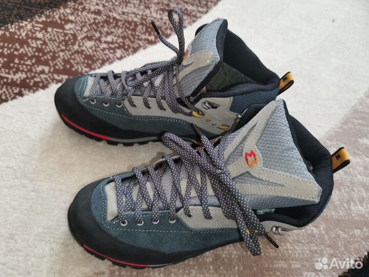 Трекинговые ботинки Garmont Vetta MNT